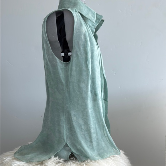 CHANEL 2 Pieces Silk Camisole & Top - Picture 7 of 13